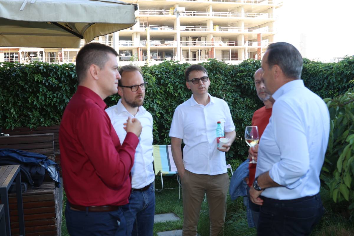 ECS MeetUp Special Networking